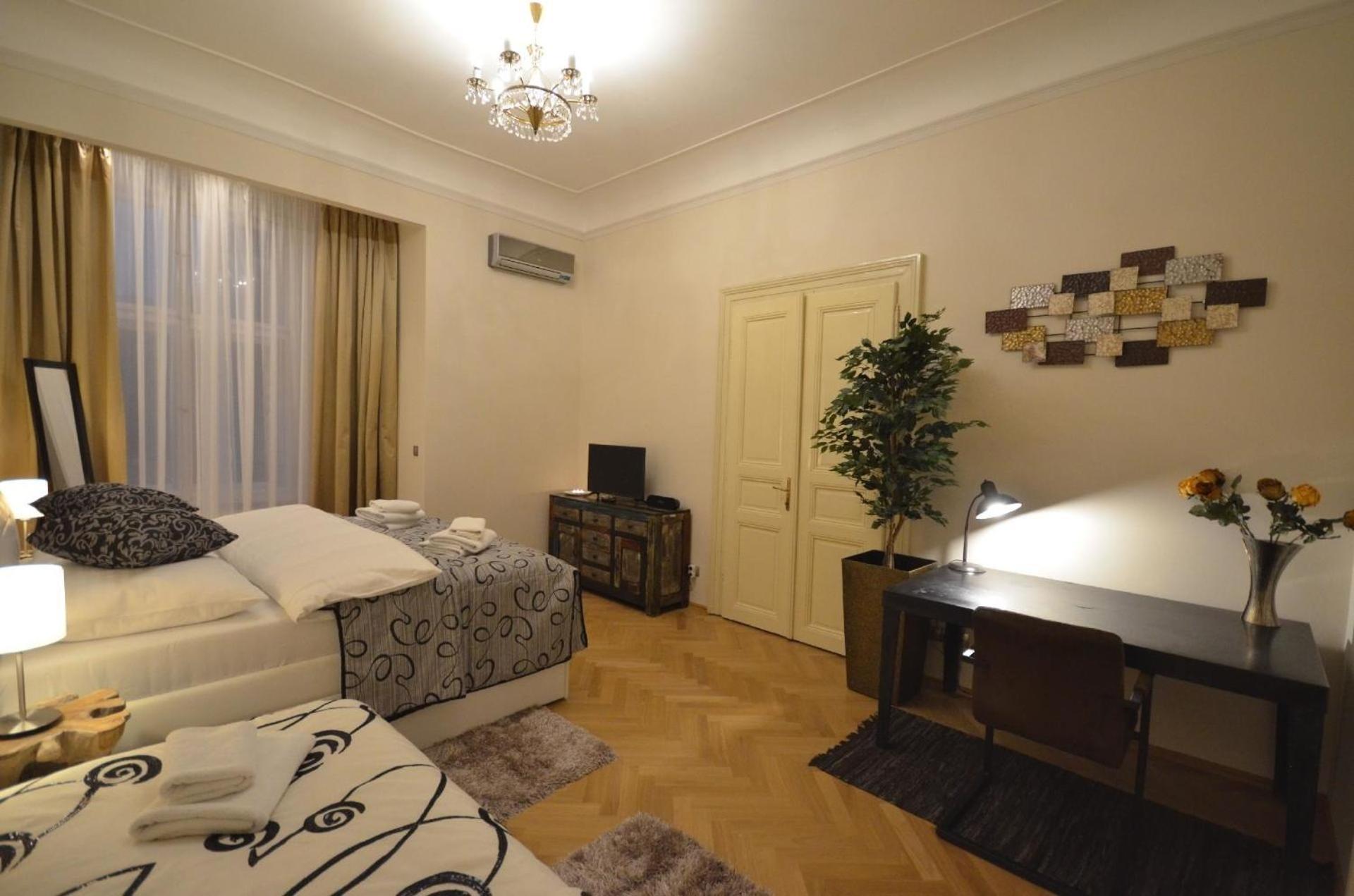 Apartment Fuer 3 Personen Und 2 In *